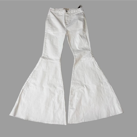 Free People Just Float On White Bellbottoms  NWT Size 30 - Picture 1 of 7